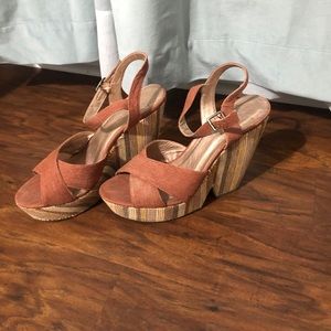 BCBG rust wedges